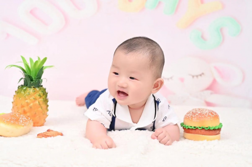 宝宝在妈妈肚子里